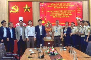 PHÓ CHỦ TỊCH UBND TỈNH QUẢNG NGÃI ĐỖ TÂM HIỂN, THĂM, CHÚC TẾT BAN QUẢN LÝ CẢNG TỈNH QUẢNG NGÃI NHÂN DỊP TẾT NGUYÊN ĐÁN BÍNH NGỌ NĂM 2026